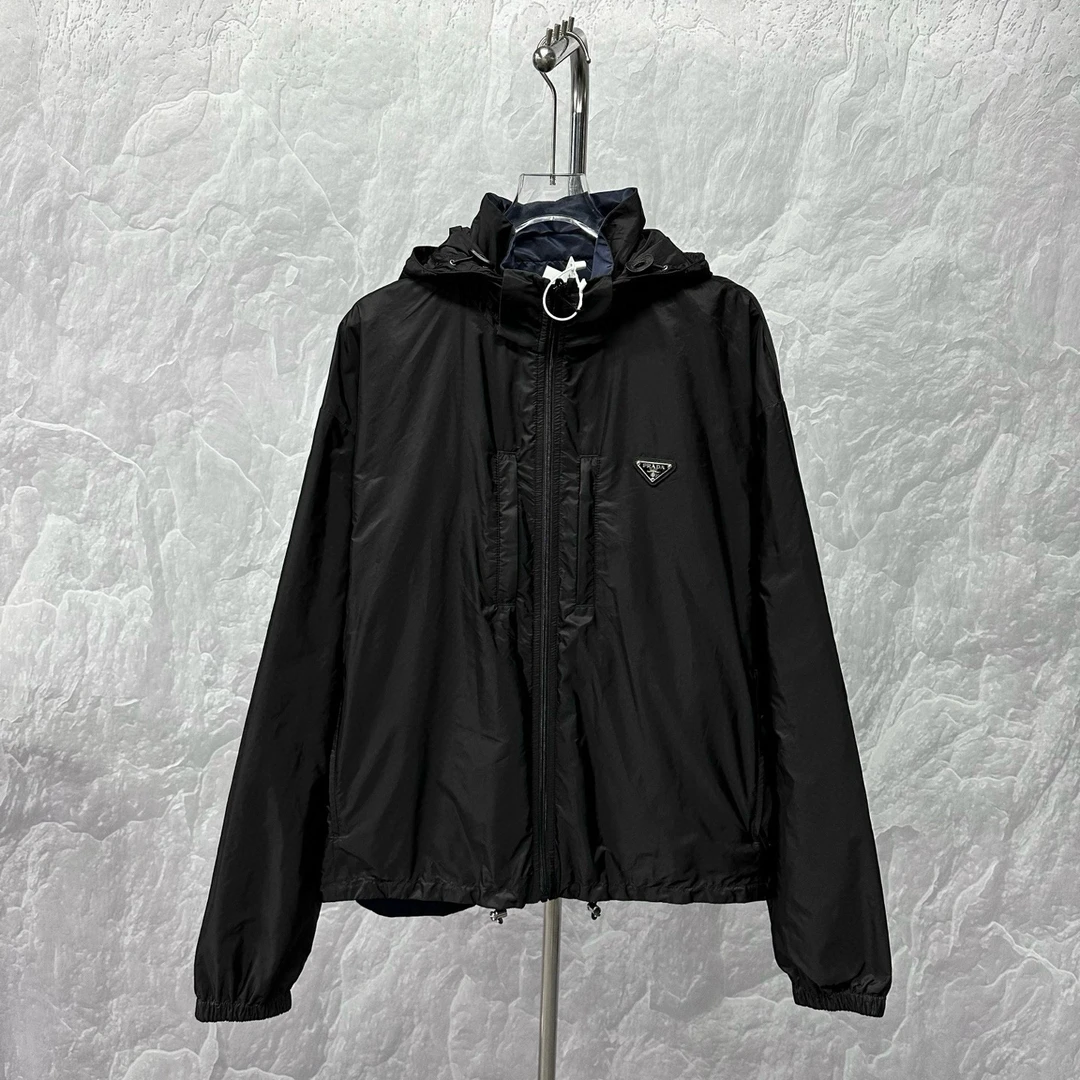 未使用 Prada/普拉达 SS24金属三角标双面穿连帽外套XL码J01645