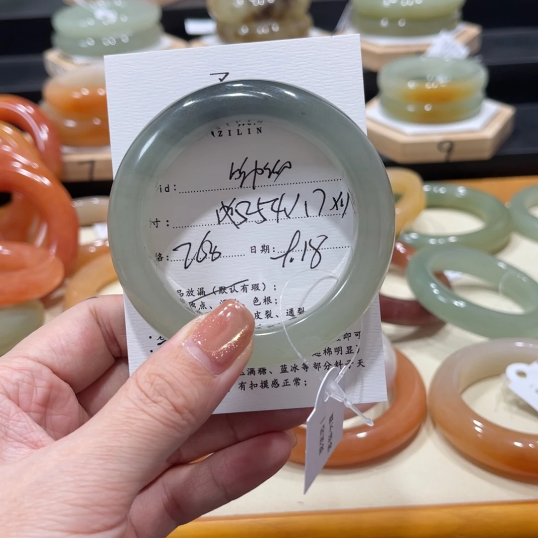 未镶嵌手镯石英质玉哟*呦