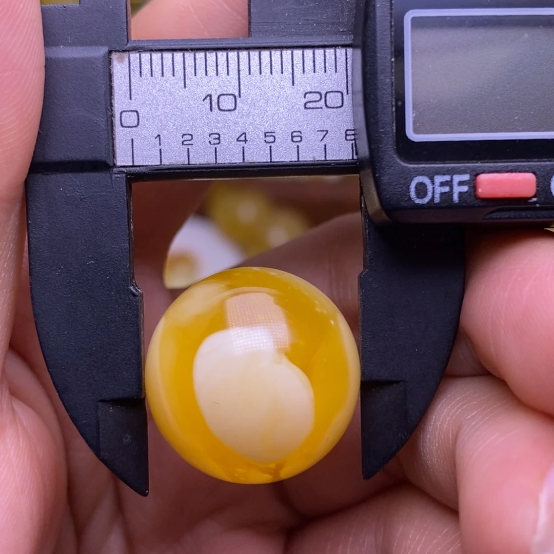 未镶嵌琥珀裸石珠子