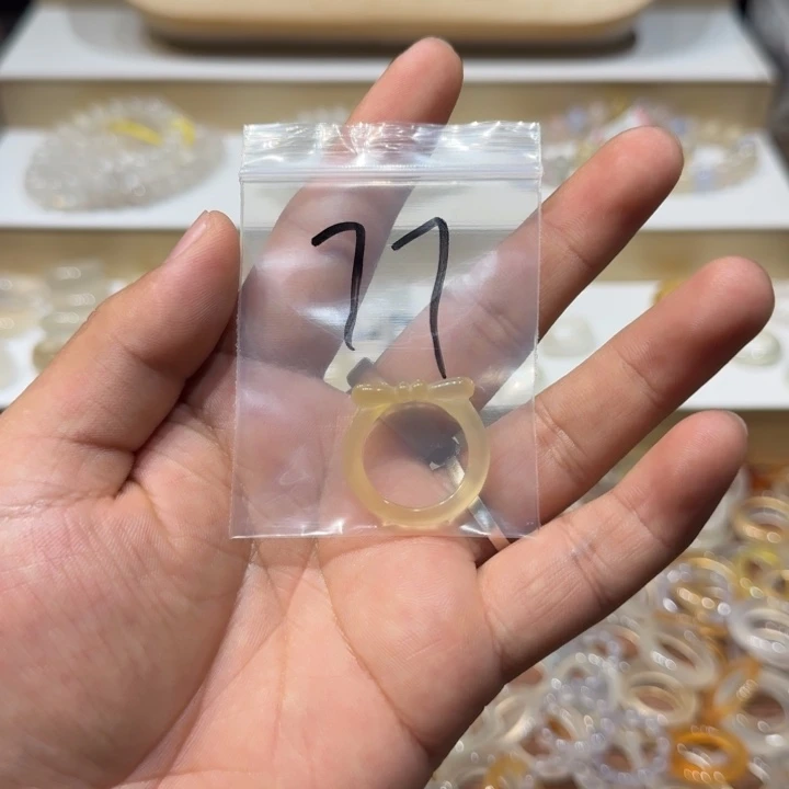 玛瑙/玉髓戒圈未镶嵌蝴蝶结