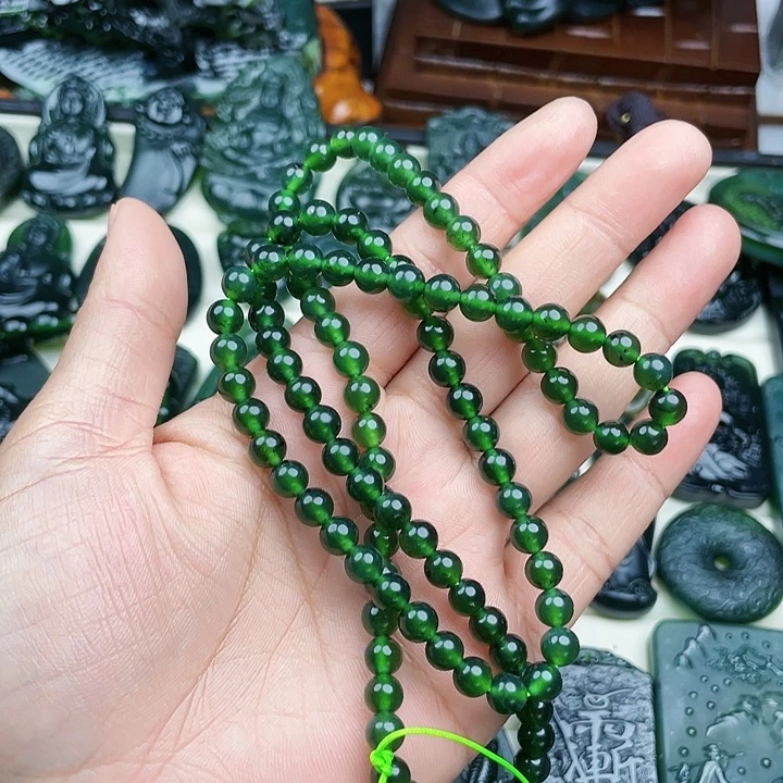 騰***騰蛇纹石玉未镶嵌挂件