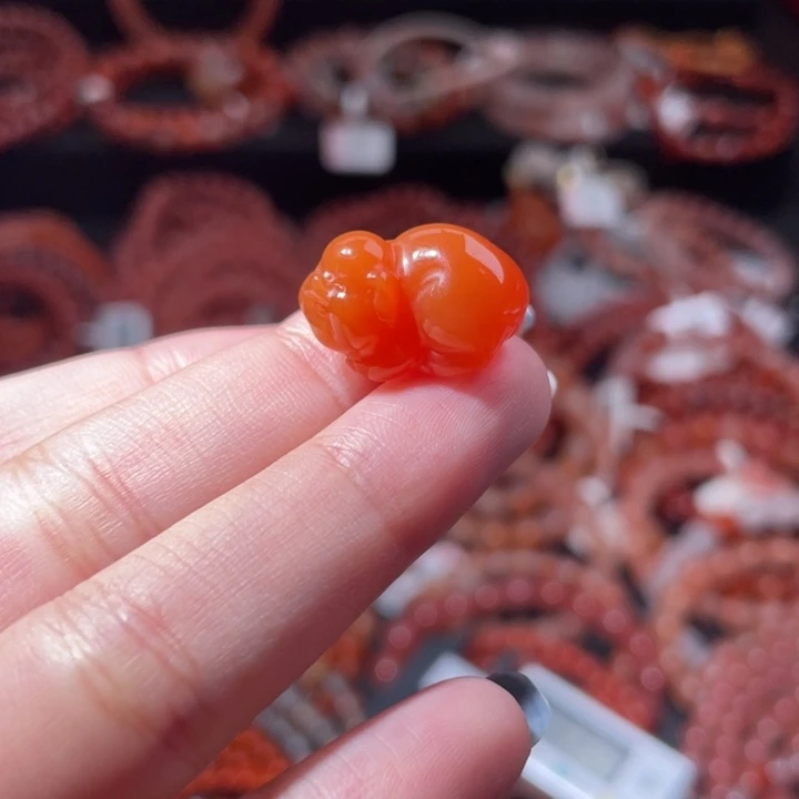 南红玛瑙未镶嵌小猪1443