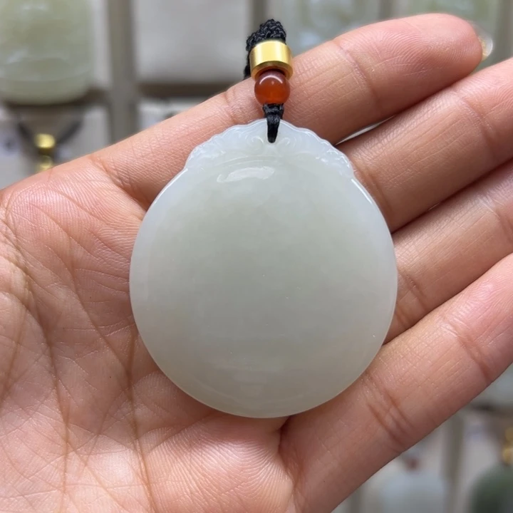 古***思和田玉未镶嵌颈饰