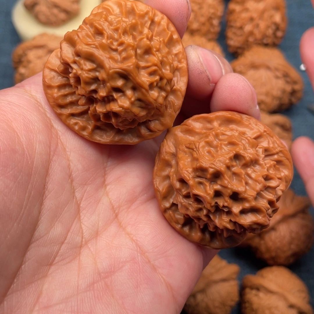 文玩核桃把件40毕业桃心龙鳞全品