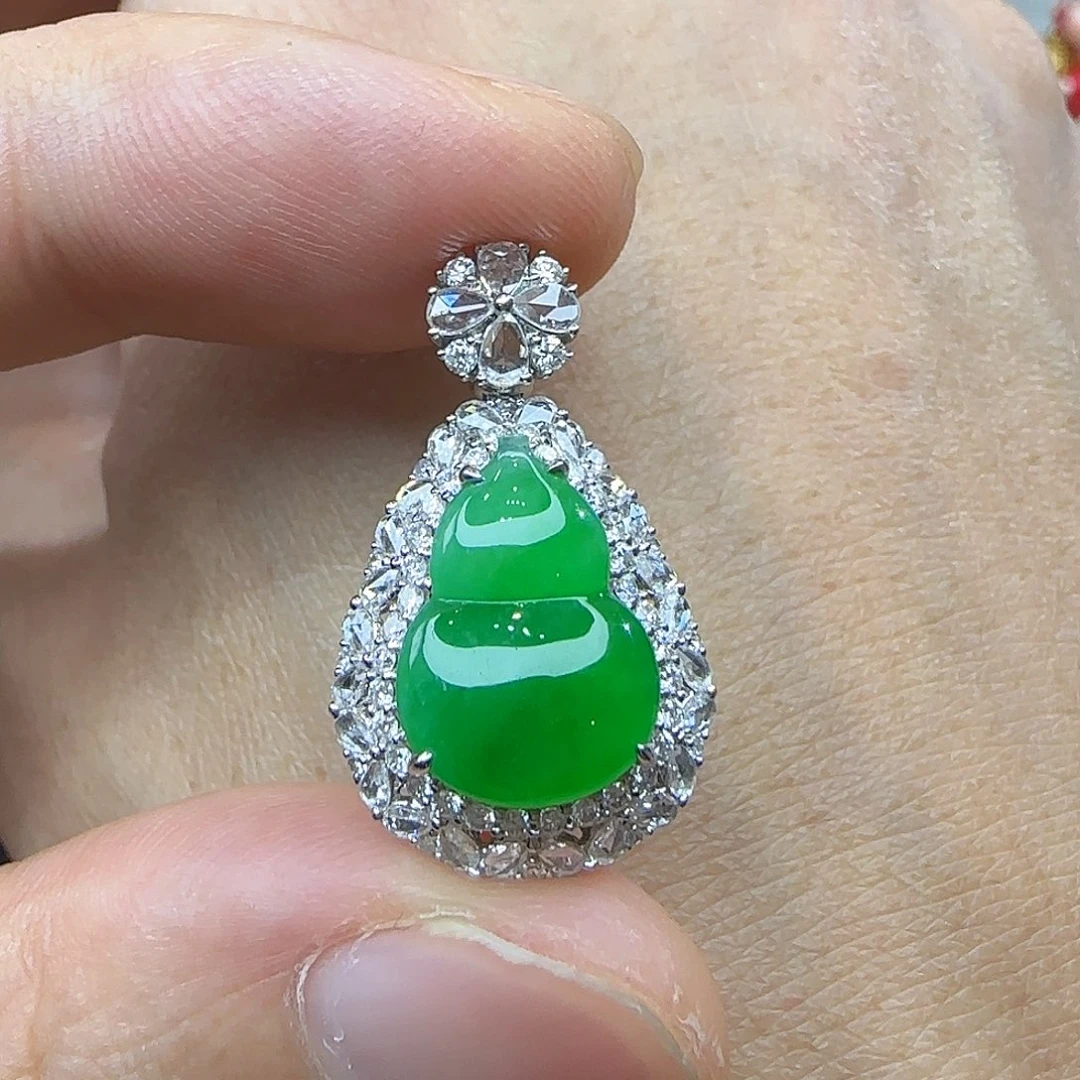 颈饰18K金镶嵌翡翠天然翡翠