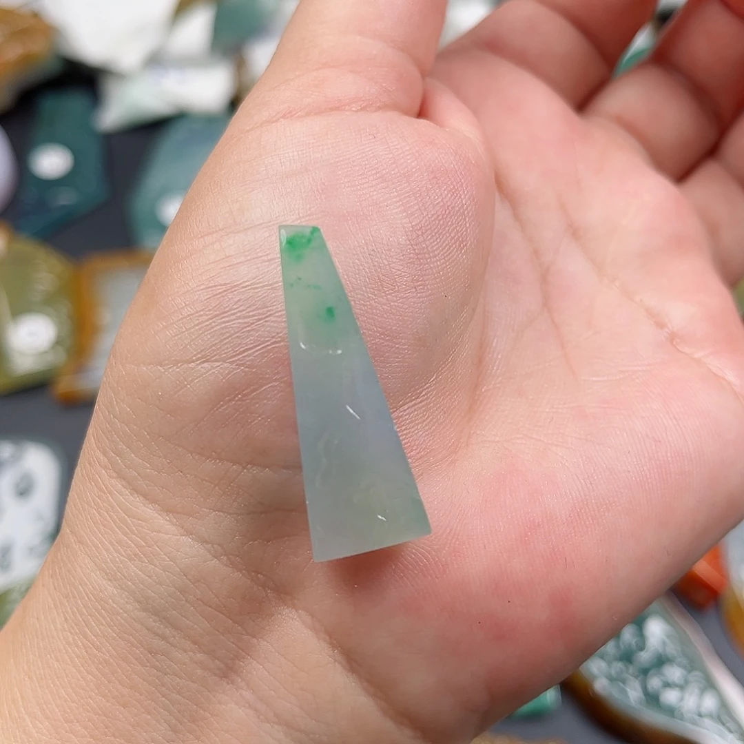 定制翡翠未镶嵌翡翠挂件