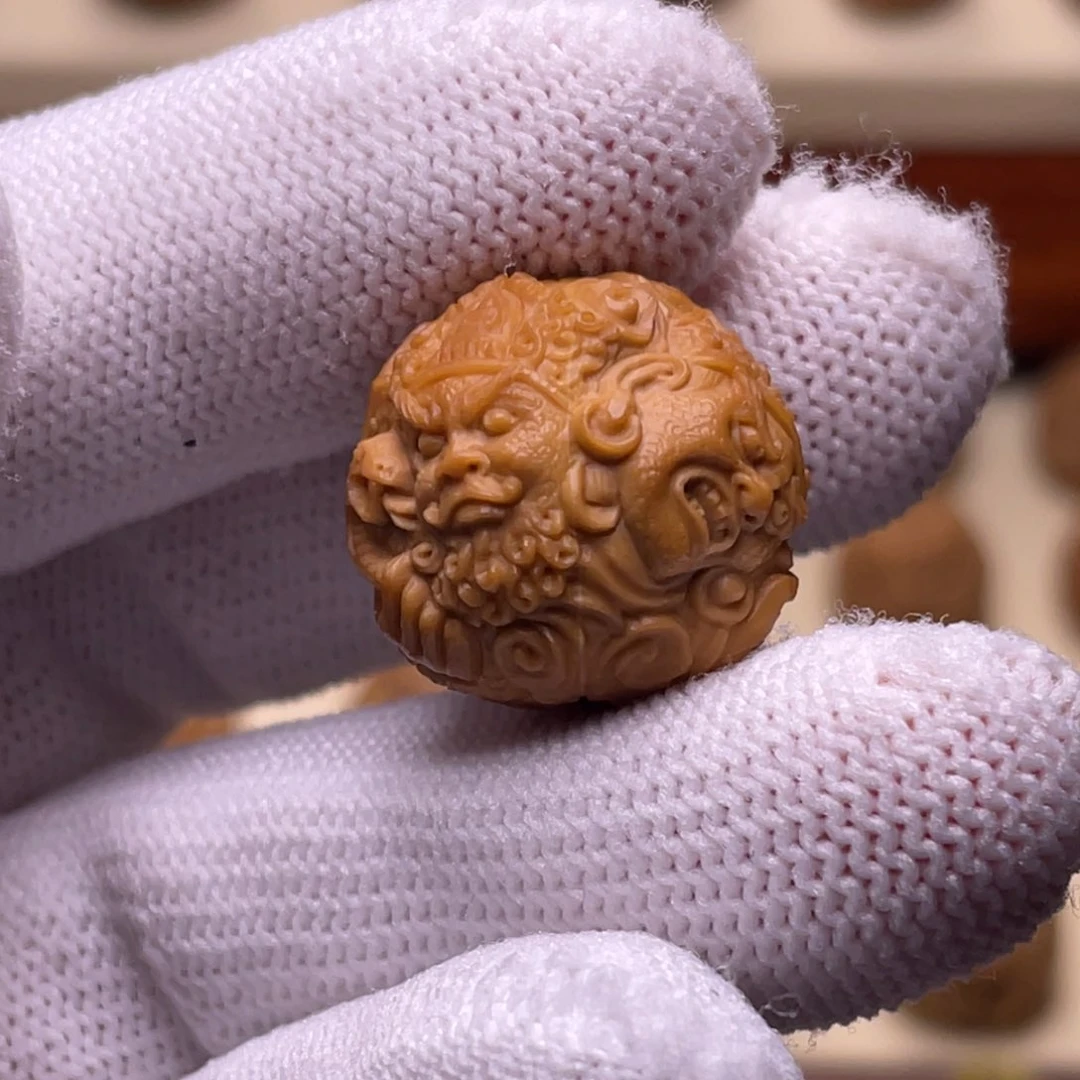 猴头核桃吊坠?****四大镶嵌18+