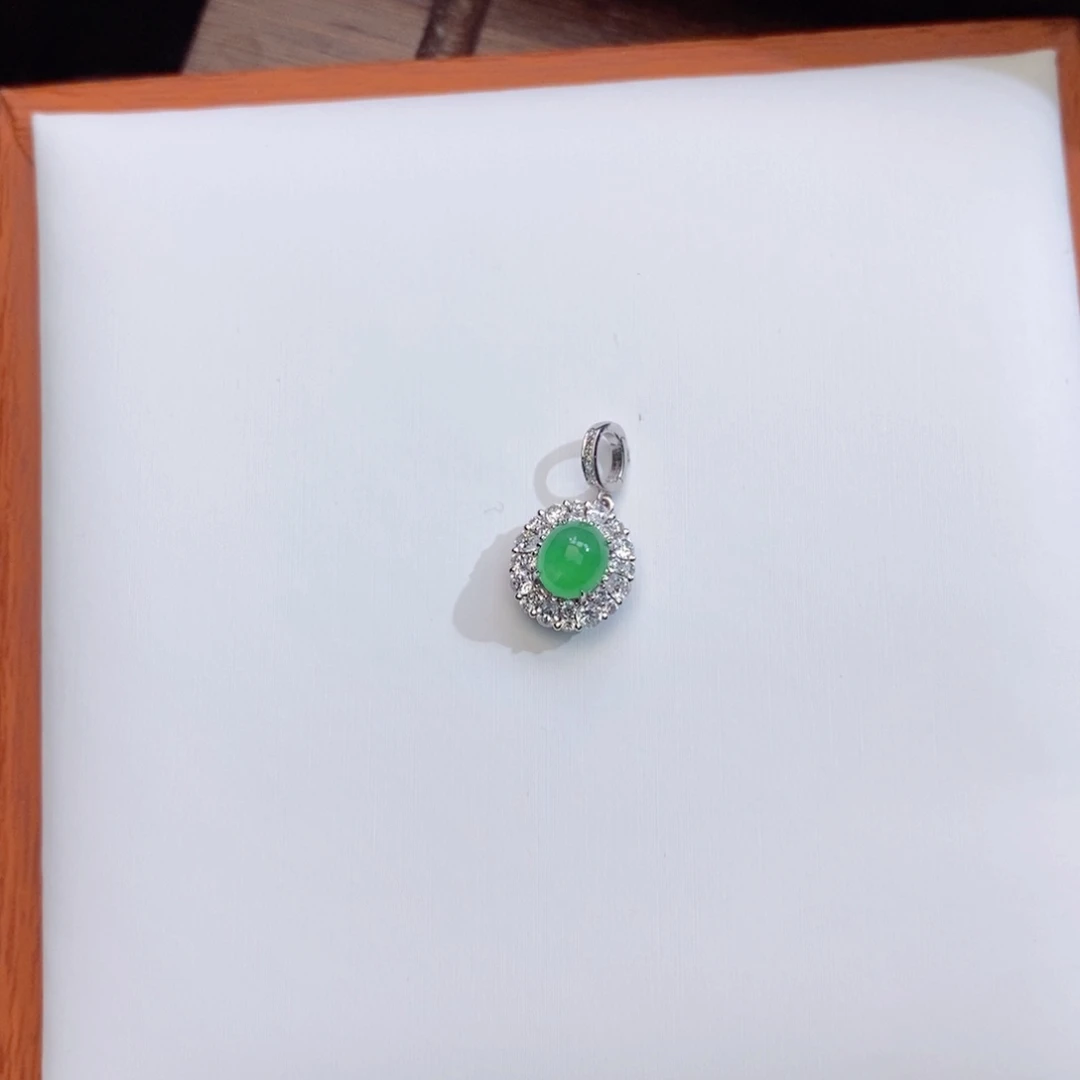 勿****翡翠18K金镶嵌颈饰翡翠