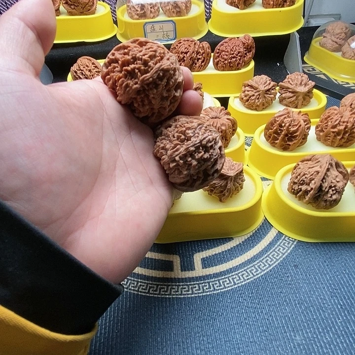 文玩核桃吊坠满天星全品无修
