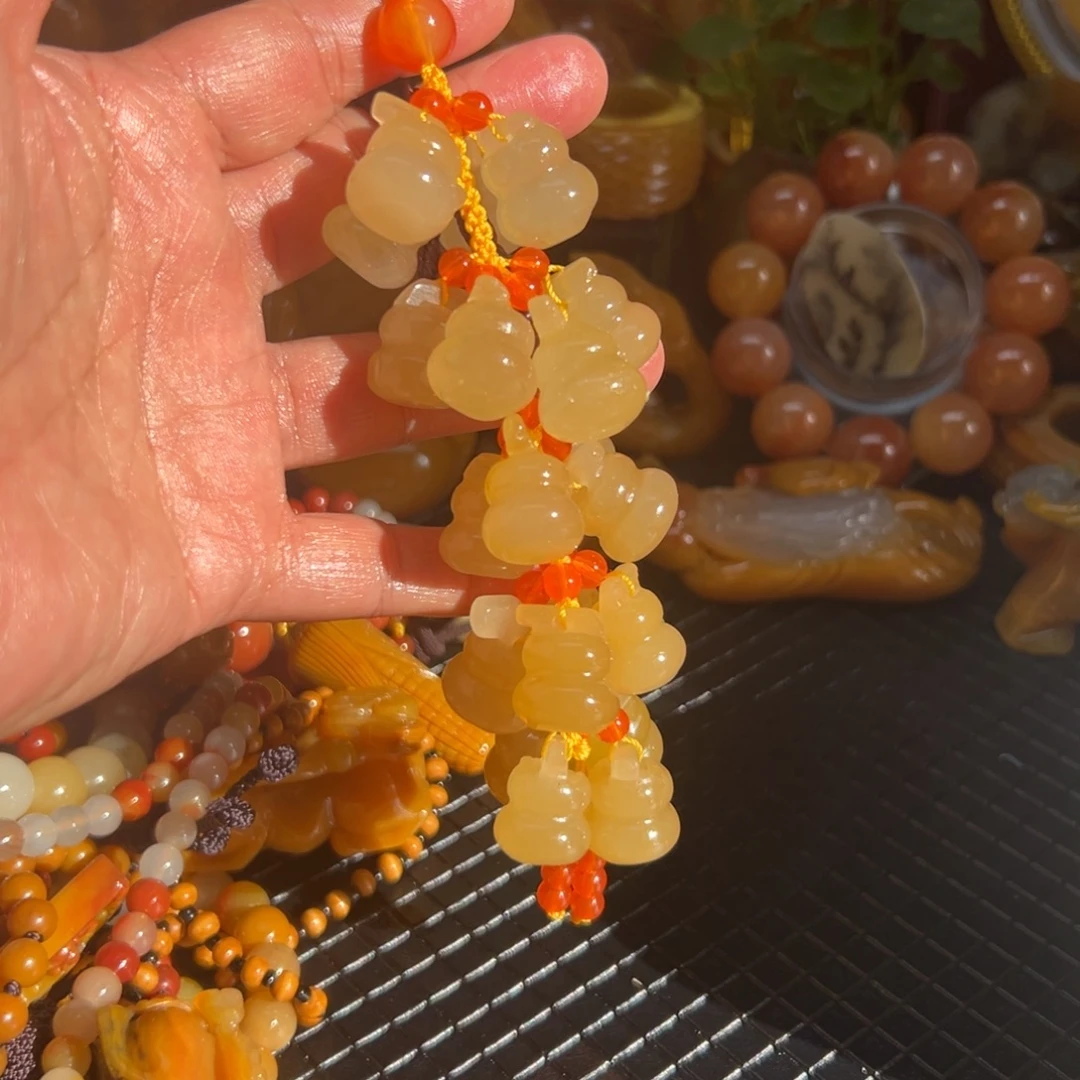 石英质玉未镶嵌颈饰