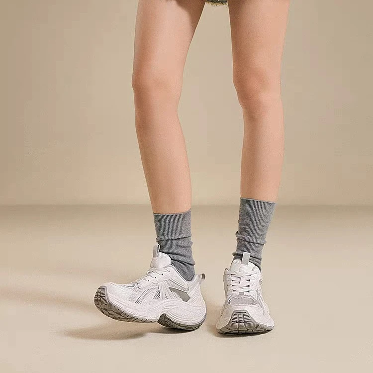 千百度厚底网面时尚休闲鞋女款增高透气运动老爹鞋A25319996