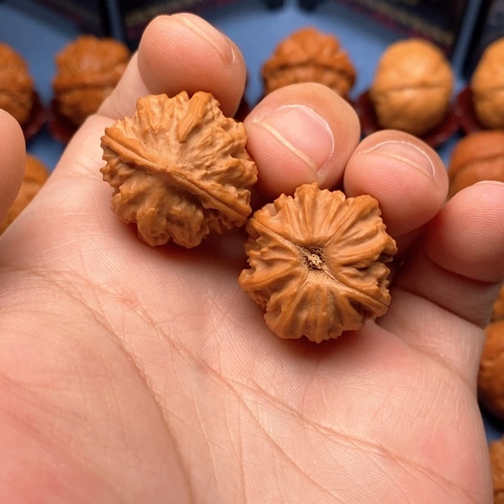 文玩核桃把件八棱