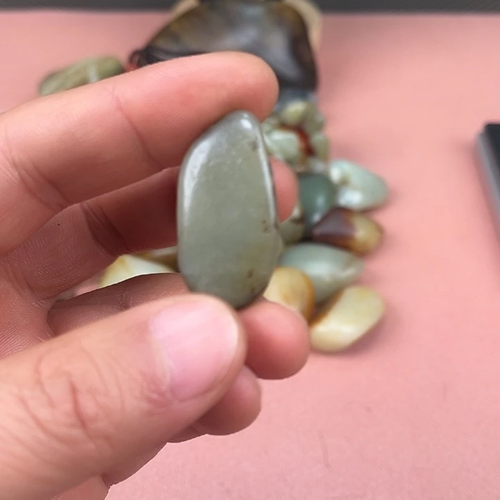 和田玉未镶嵌珠宝奇石