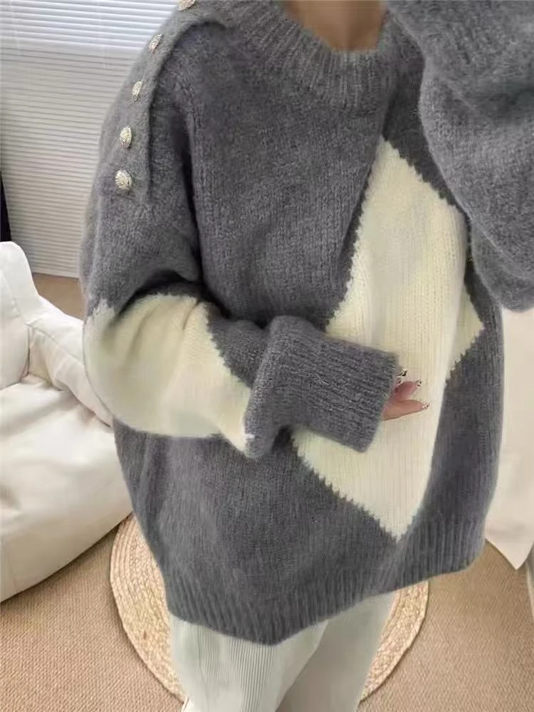 大版菱格//秋冬厚款宽松显瘦气质金扣软糯针织毛衣套头110310