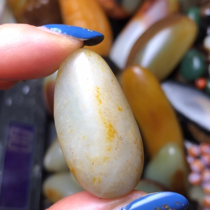 和田玉未镶嵌珠宝奇石