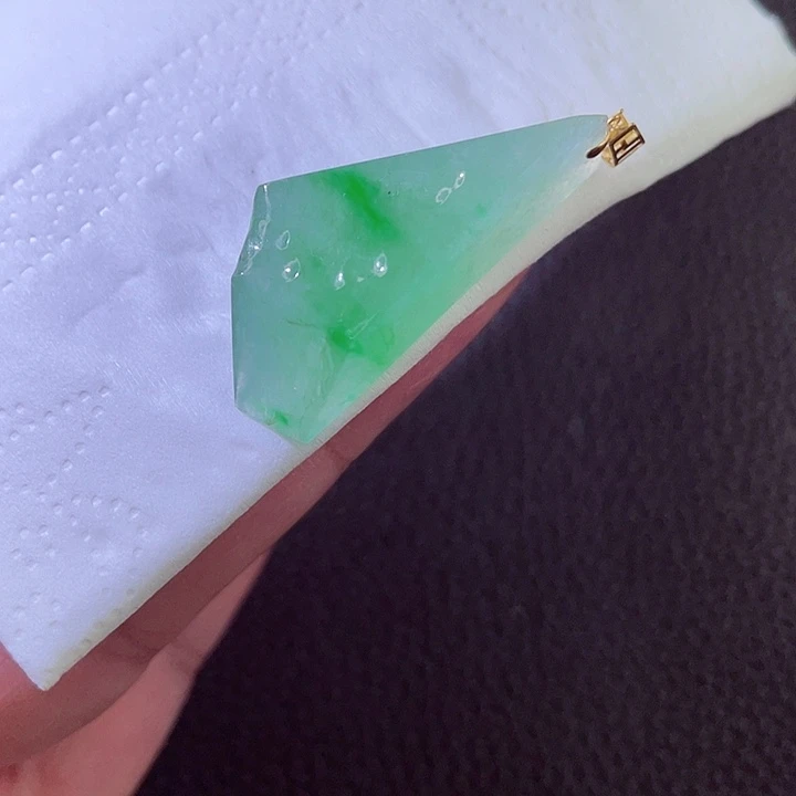 翡翠18K金镶嵌颈饰翡翠