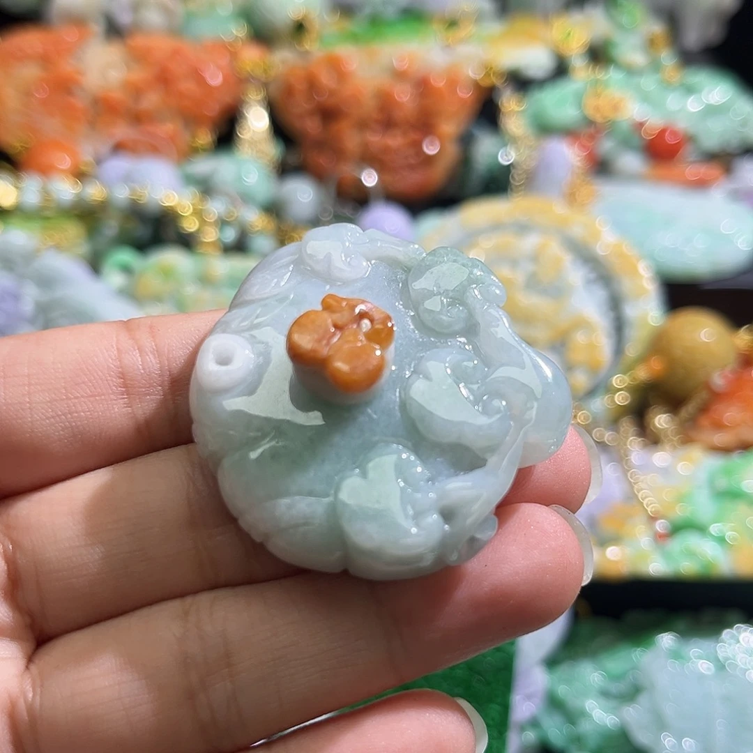 颈饰未镶嵌翡翠待编 织