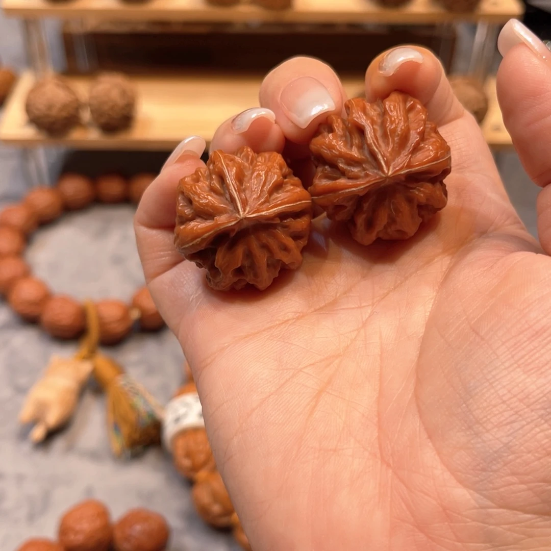 文玩核桃把件麒麟爪三棱