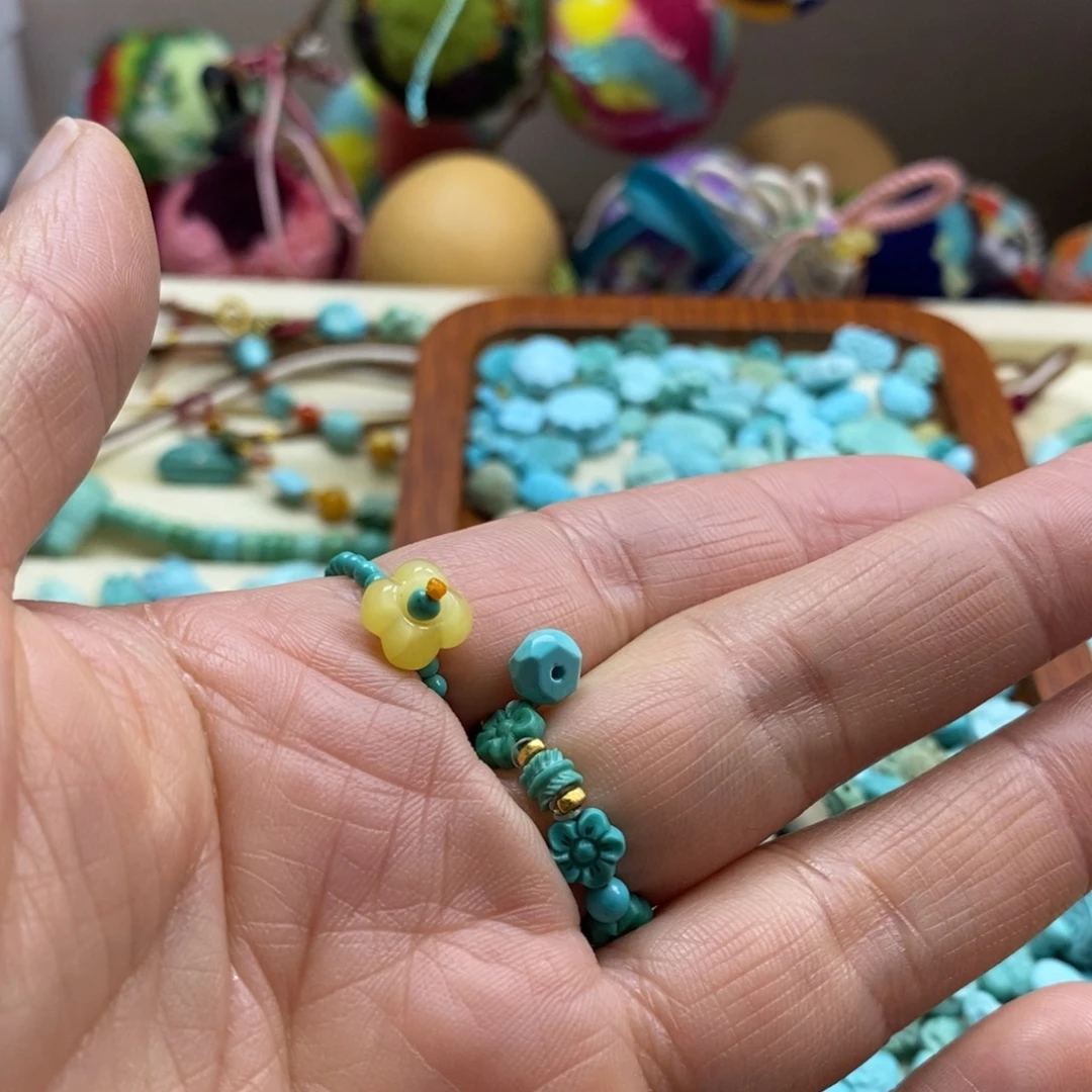 腻***腻琥珀未镶嵌裸石蜜蜡