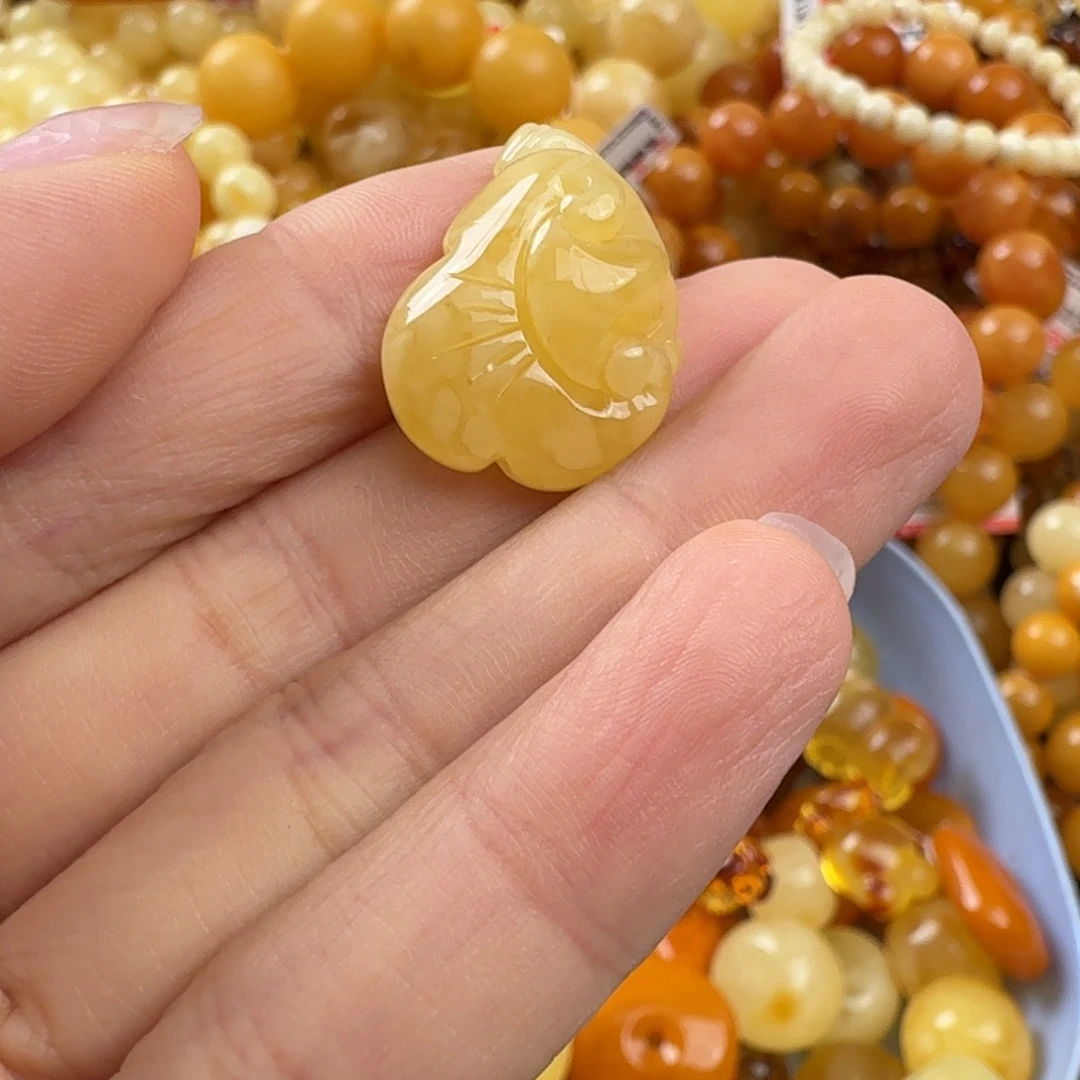 琥珀未镶嵌珠宝奇石
