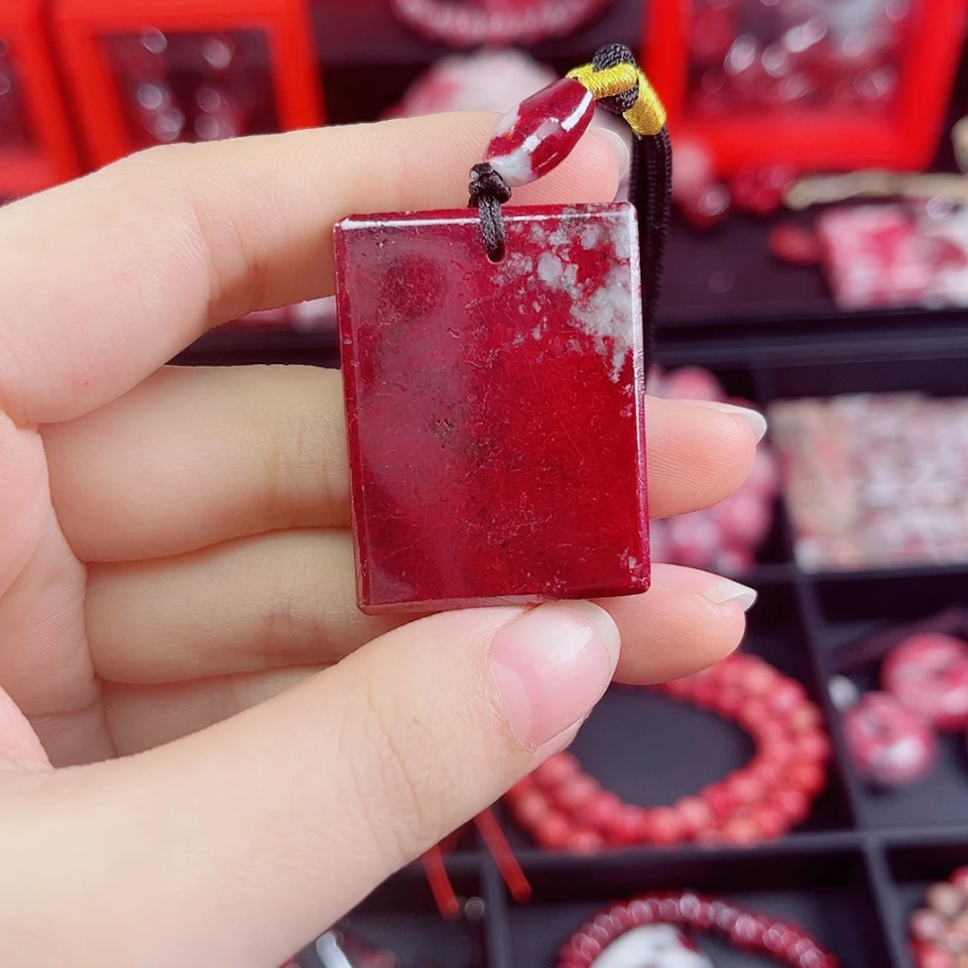 天然辰砂原矿吊坠