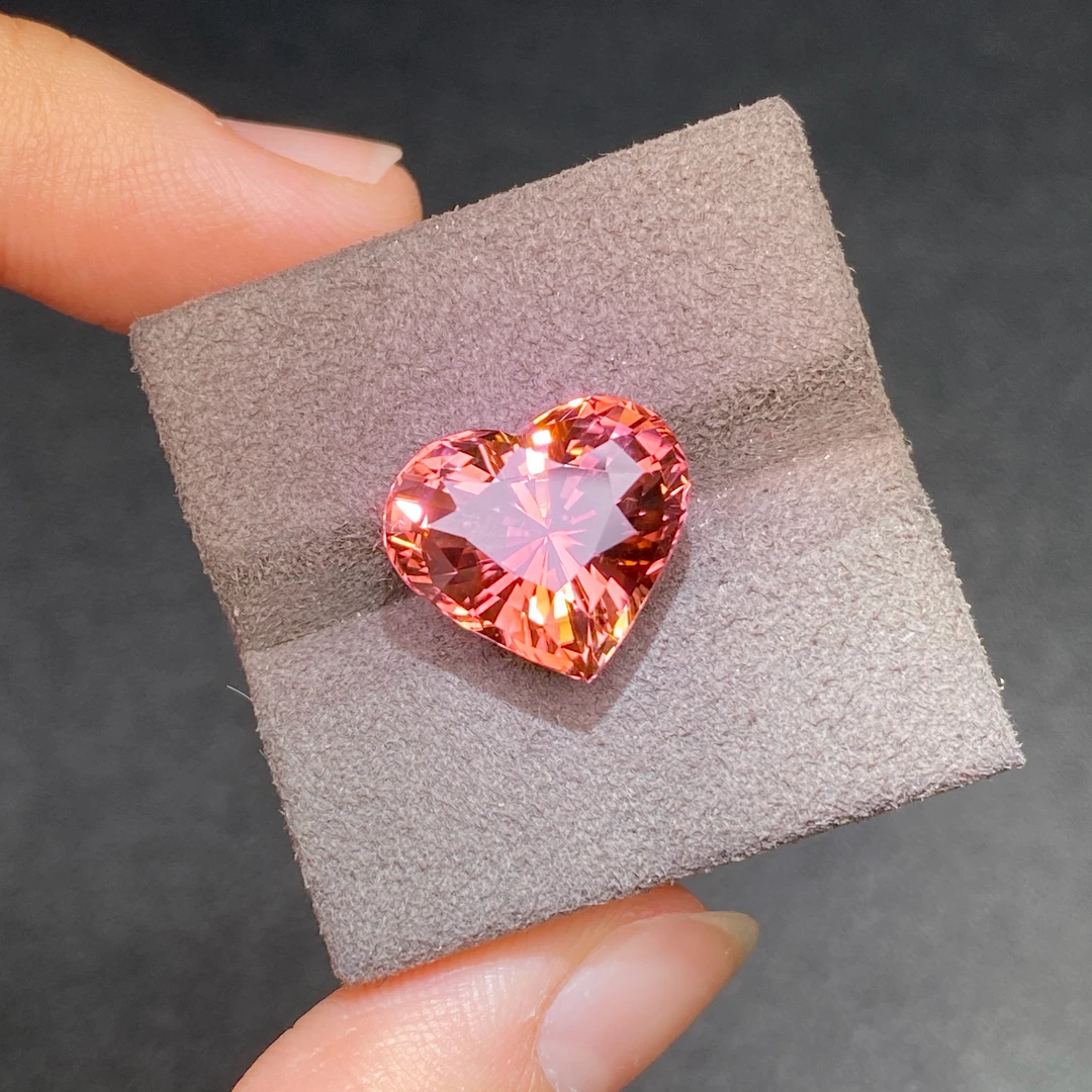 25M011 粉色碧玺（LotusColor，Vibrant-Billance）8.18克拉