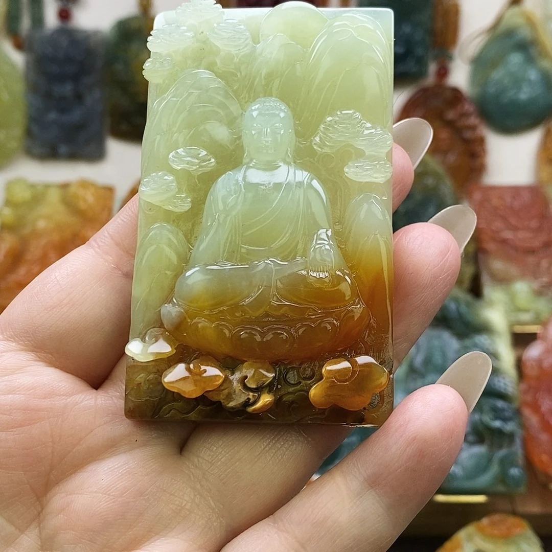 蛇纹石玉未镶嵌颈饰大日如来