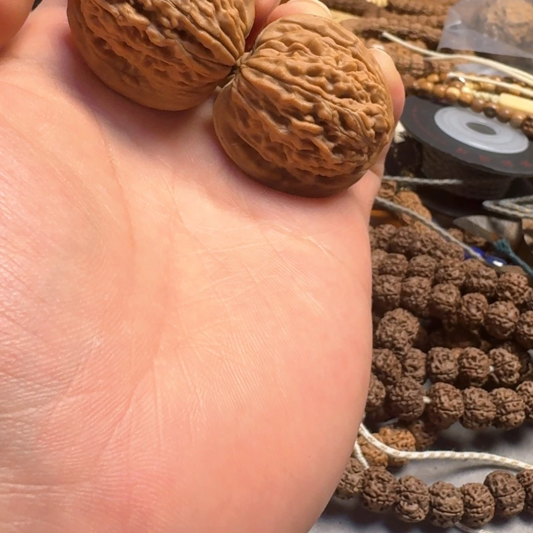 文玩核桃手串白狮子核桃