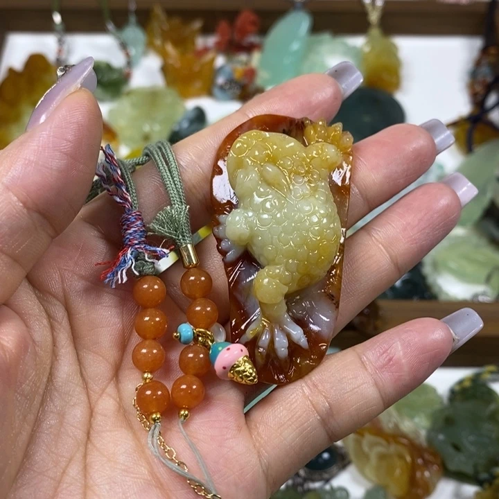 蛇纹石玉未镶嵌吊坠静*