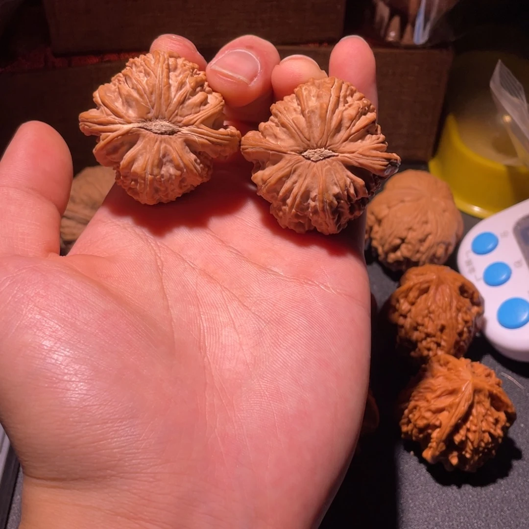 S***.文玩核桃吊坠白狮子