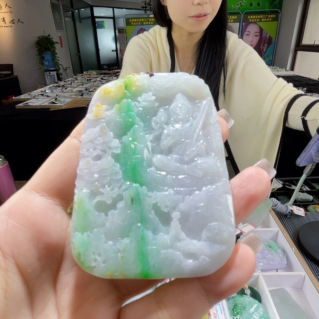 颈饰未镶嵌翡翠一个