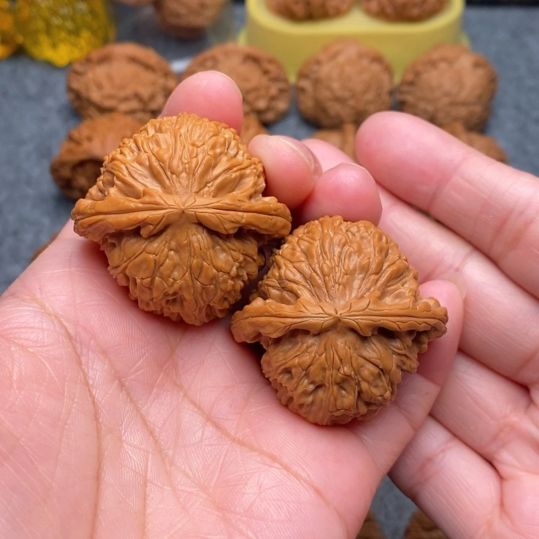 文玩核桃把件精品白狮子42