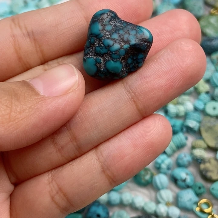 绿松石未镶嵌珠宝奇石