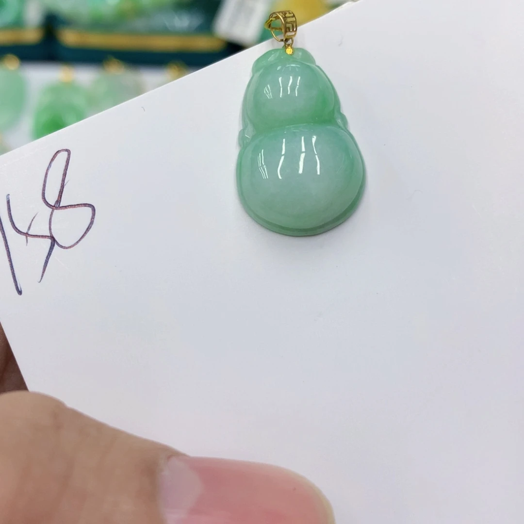 翡翠颈饰18K金镶嵌翡翠