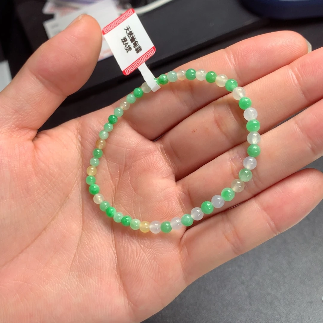 翡翠未镶嵌颈饰手串