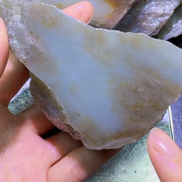 未镶嵌和田玉（糖玉）珠宝半成品
