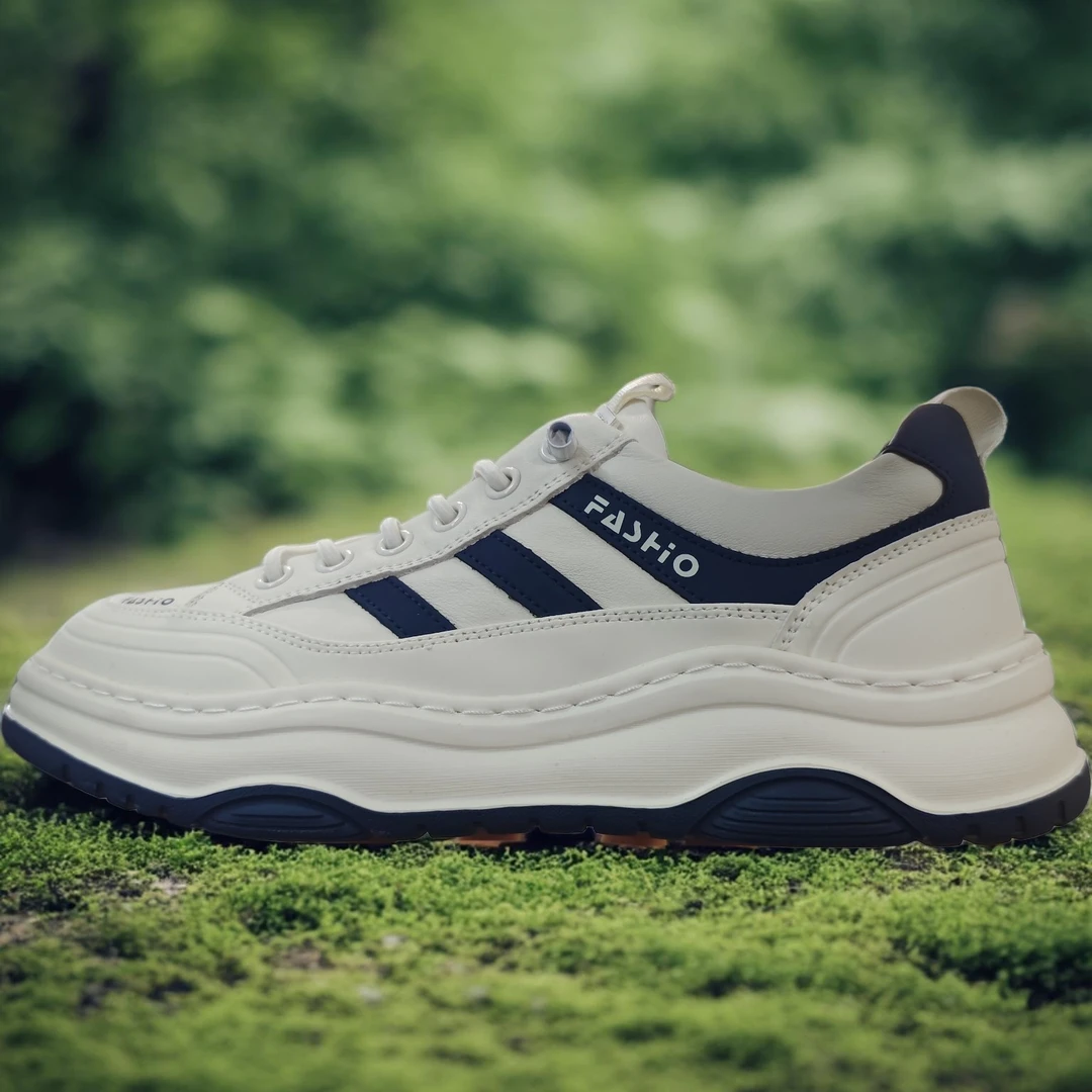 9370男士高端真皮休闲鞋，皮子好，很装脚，按皮鞋尺码购买