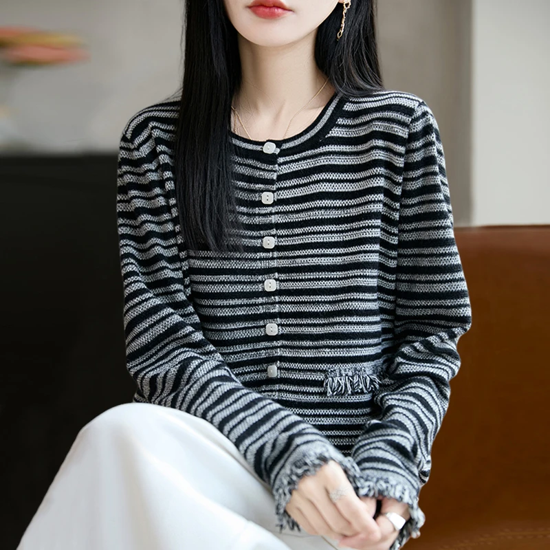 哥弟阿玛施正品小香风条纹羊毛针织开衫女秋冬季洋气大码毛衣外套