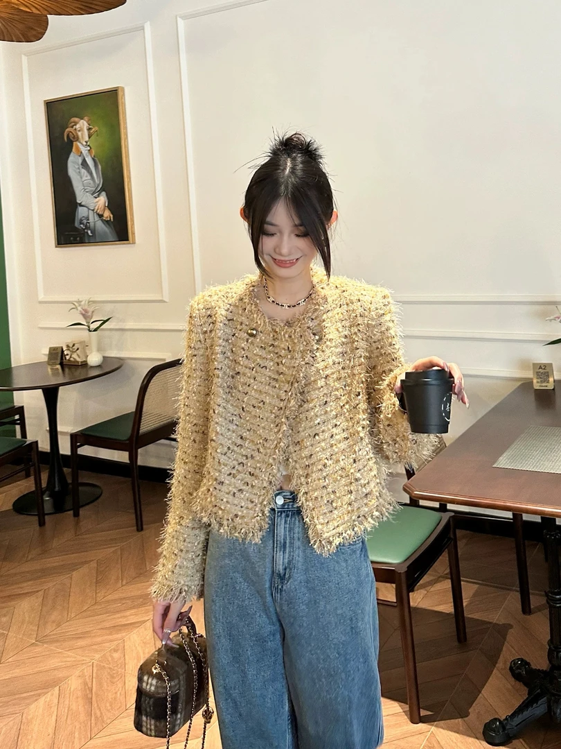 8870款短款小香风外套女