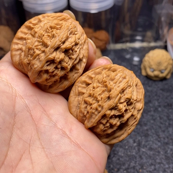 文玩核桃吊坠44麦穗虎头