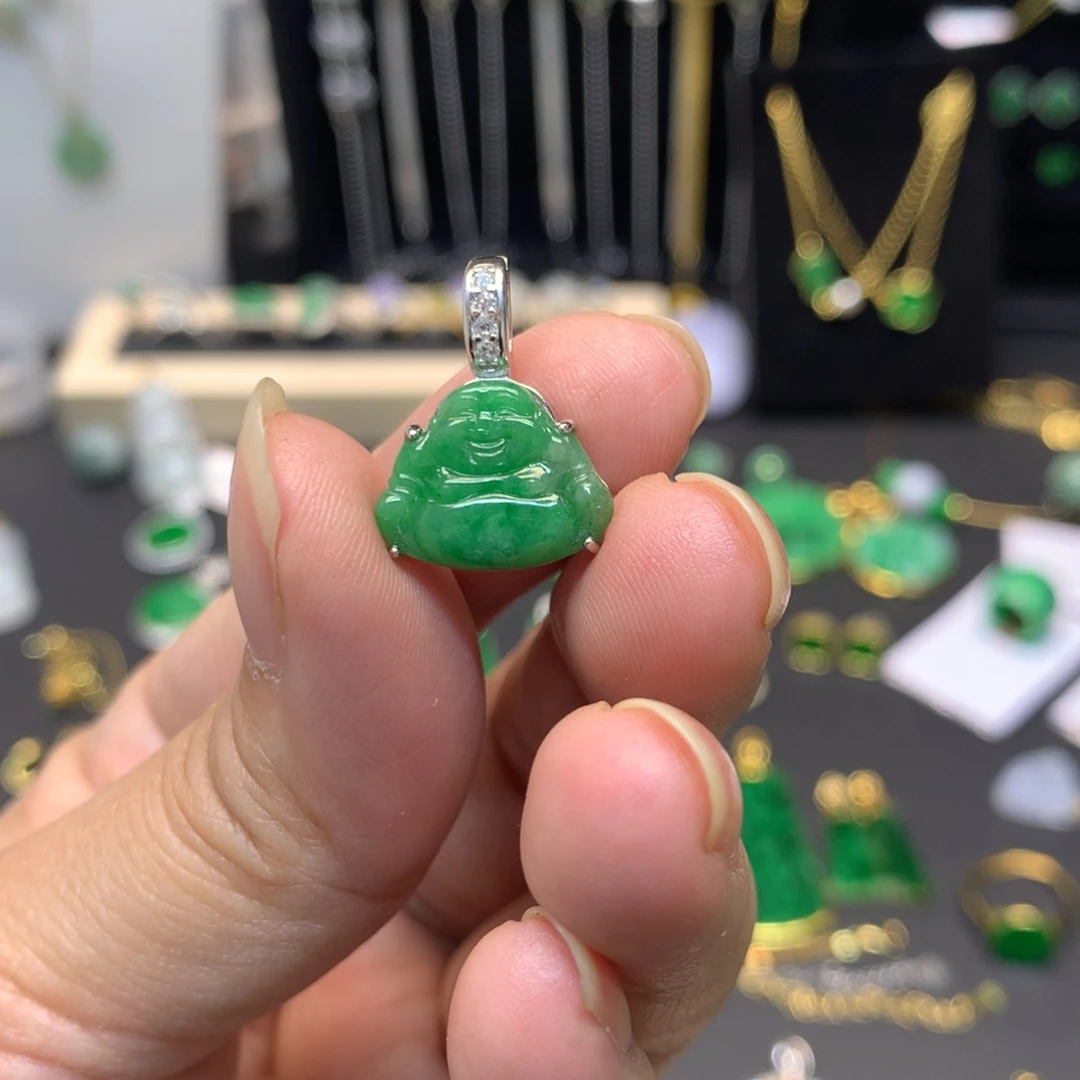 翡翠未镶嵌颈饰有纹裂