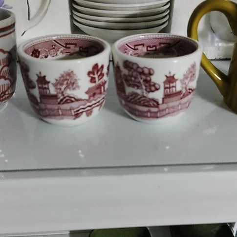 瓷片瓷片，各种摆件，均有瑕疵。沙锅！