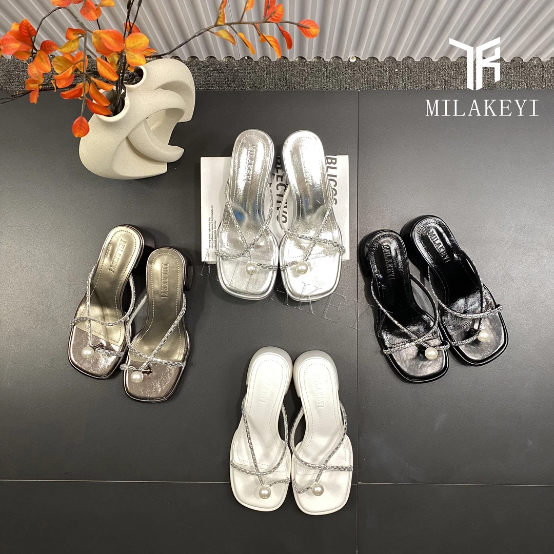 2025年春夏季新款珍珠套趾方头交叉水钻粗跟时尚百搭气质凉拖鞋