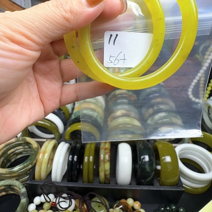 ¥***虎蛇纹石玉未镶嵌手镯