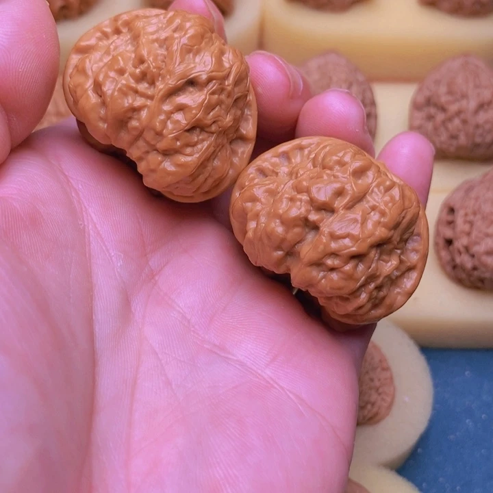 文玩核桃把件41水晶皮凹底蛤蟆头