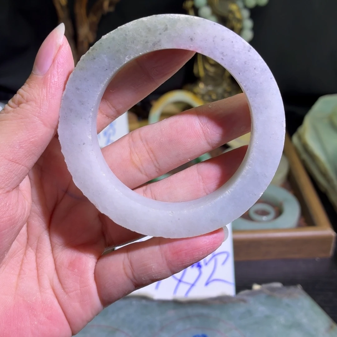 定制翡翠未镶嵌天然翡翠A货毛胚手镯