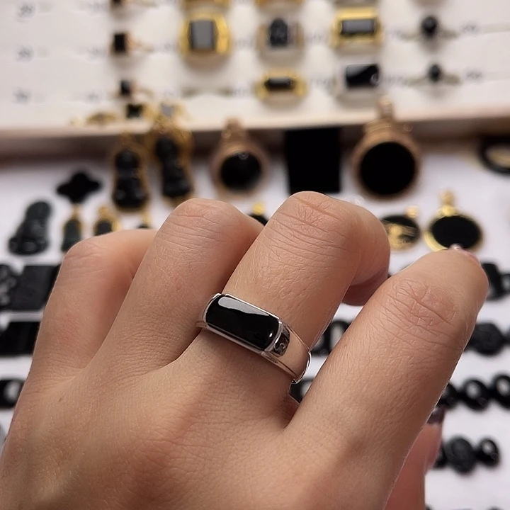 翡翠18K金镶嵌戒指翡翠