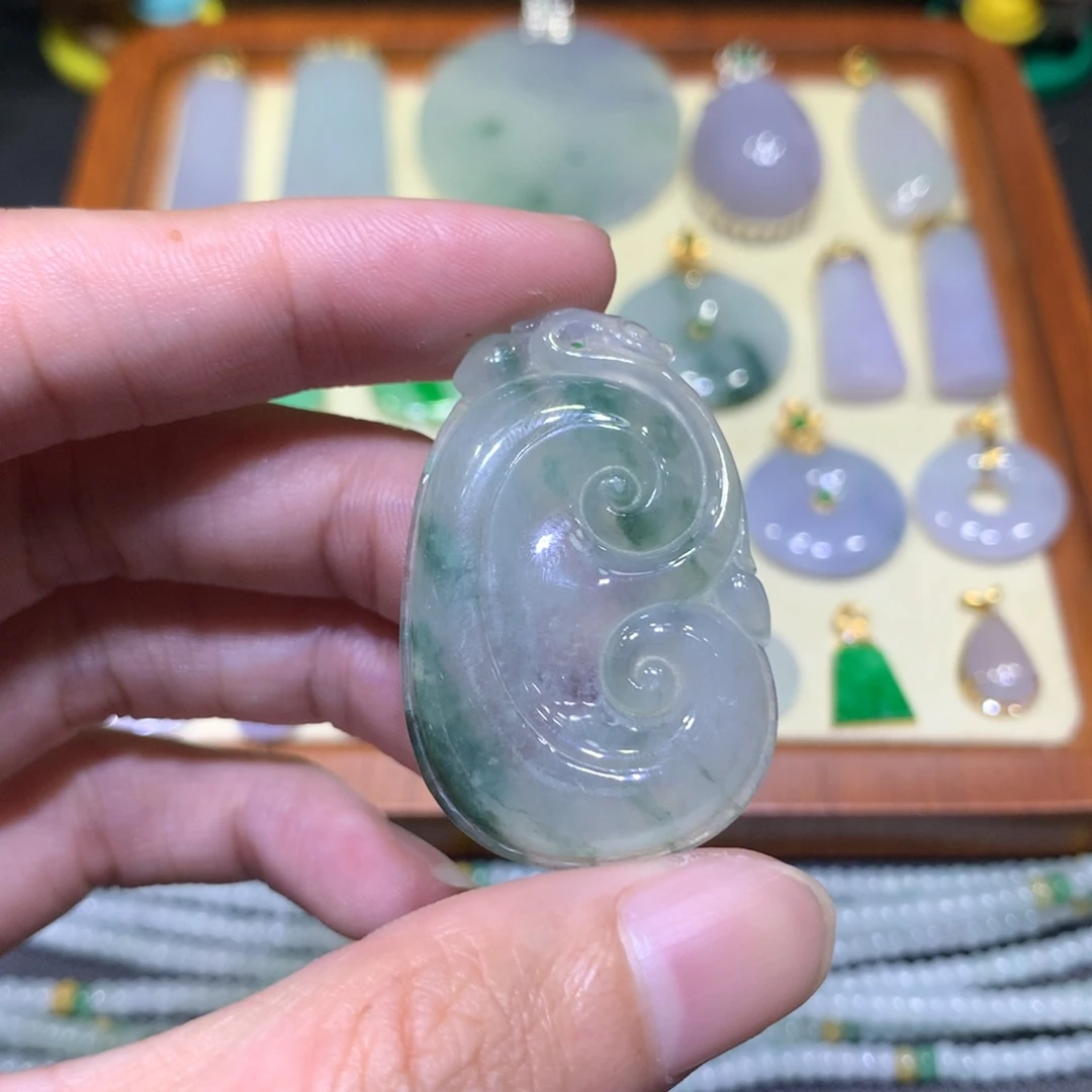 吊坠(不含链)未镶嵌翡翠
