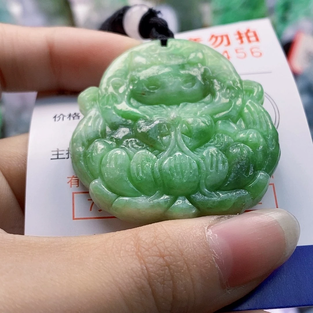 吊坠(不含链)未镶嵌翡翠