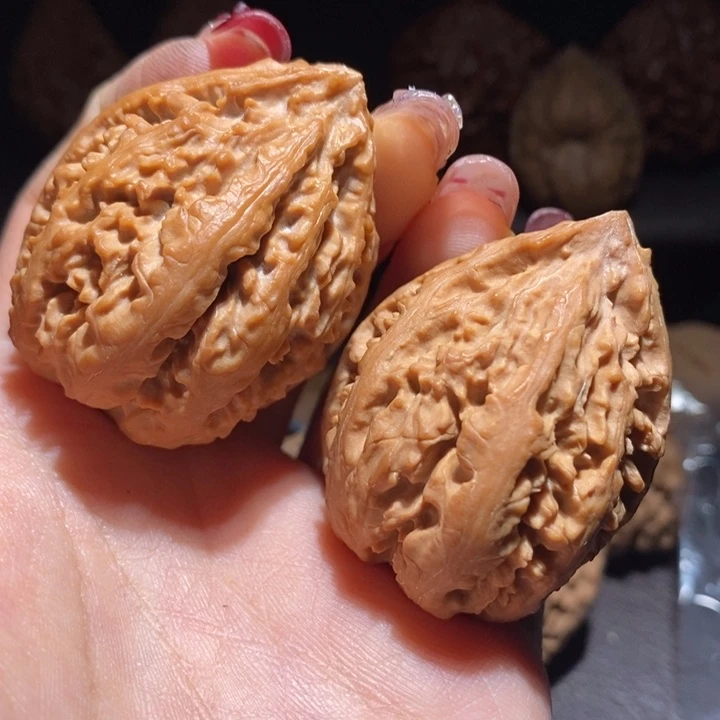 文玩核桃把件东北楸子65